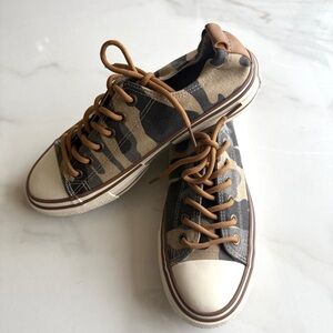 Very G Camouflage Canvas Sneakers
